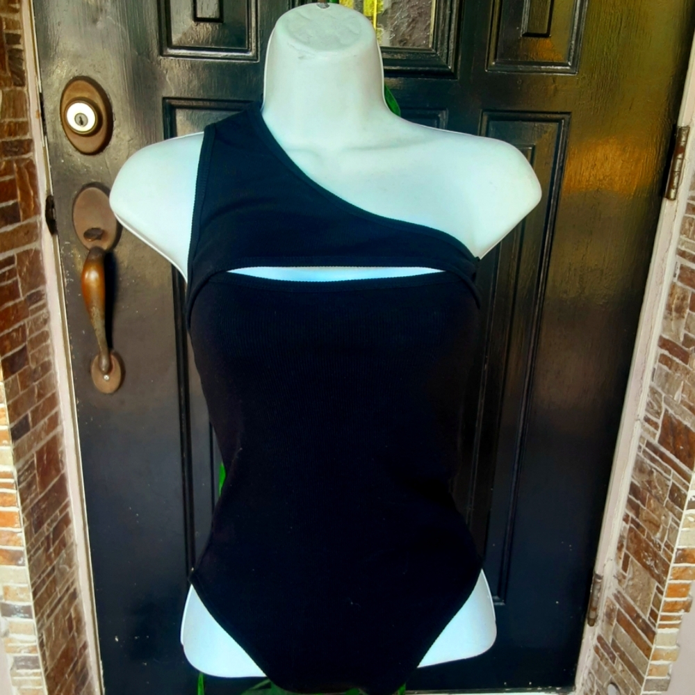 NWT  ZARA  BLACK  BODYSUIT